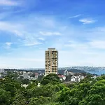 Ns504 - Comfort And Convenience In North Sydney